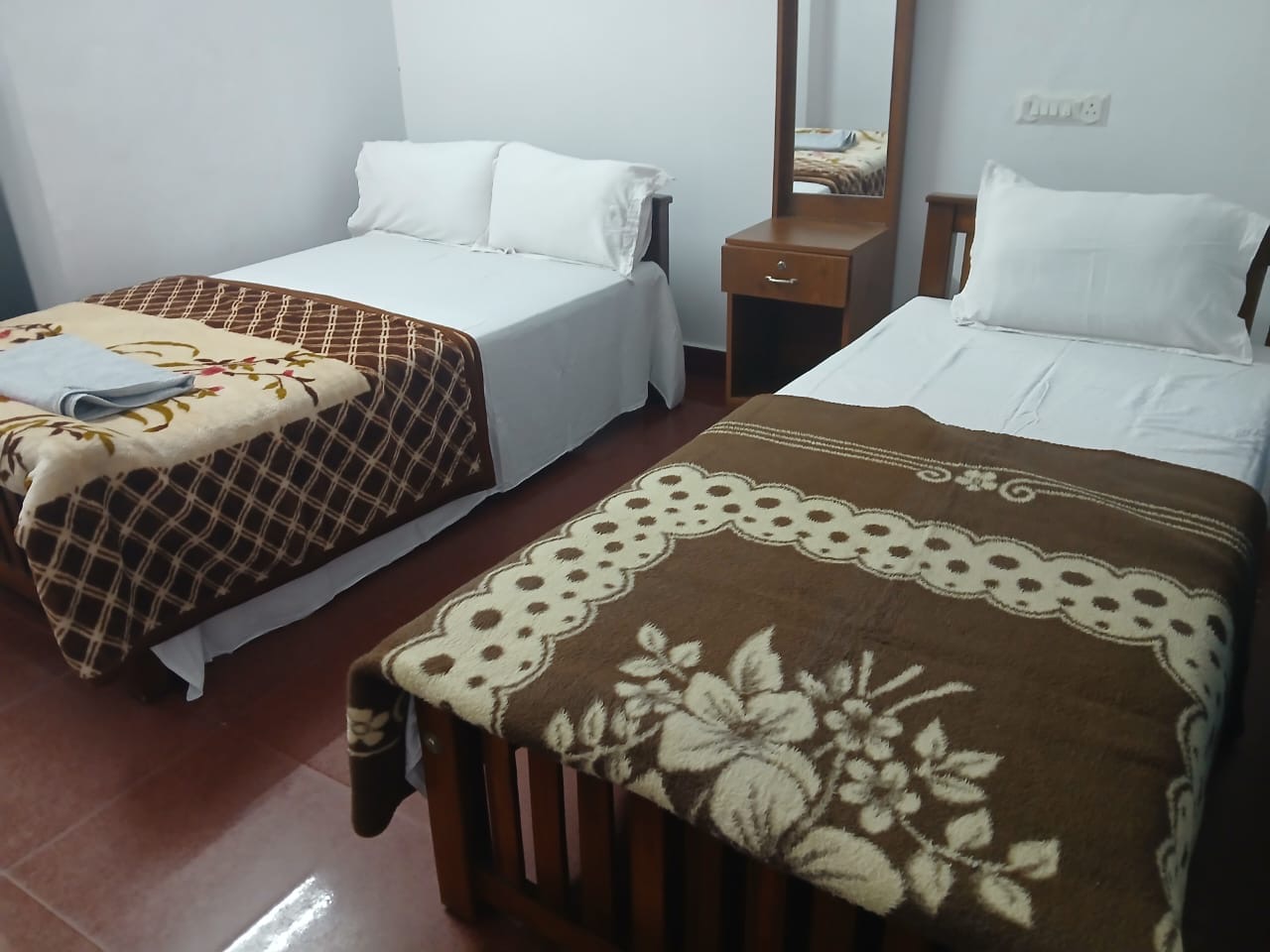 Twin bed room